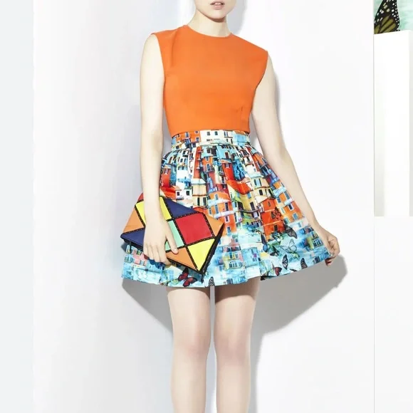 Stora Box Pleat Skirt in Butterfly Paradise
Alice + Olivia - Picture 1 of 9